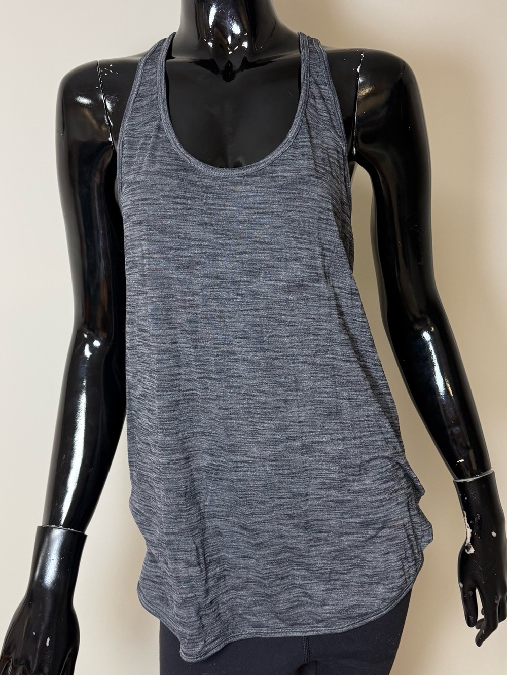 Lululemon Essential Tank Heathered Black (3rd Release) – Size 6 | Loose Fit
